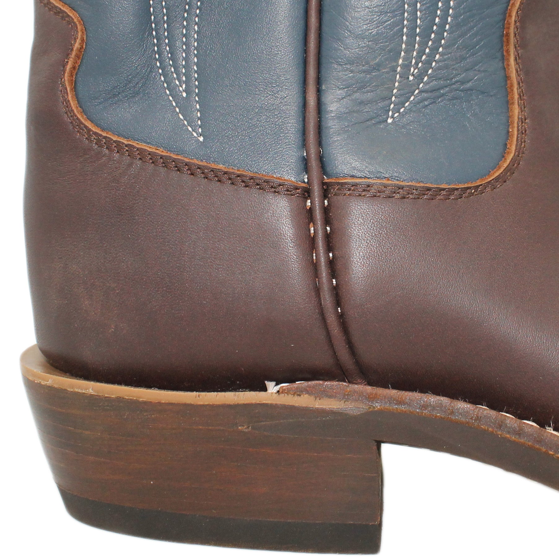 16" Blue Upper w/ Tulip Stitching
Brown Steer Vamp
Regular Round Toe
Slightly Tapered Heel