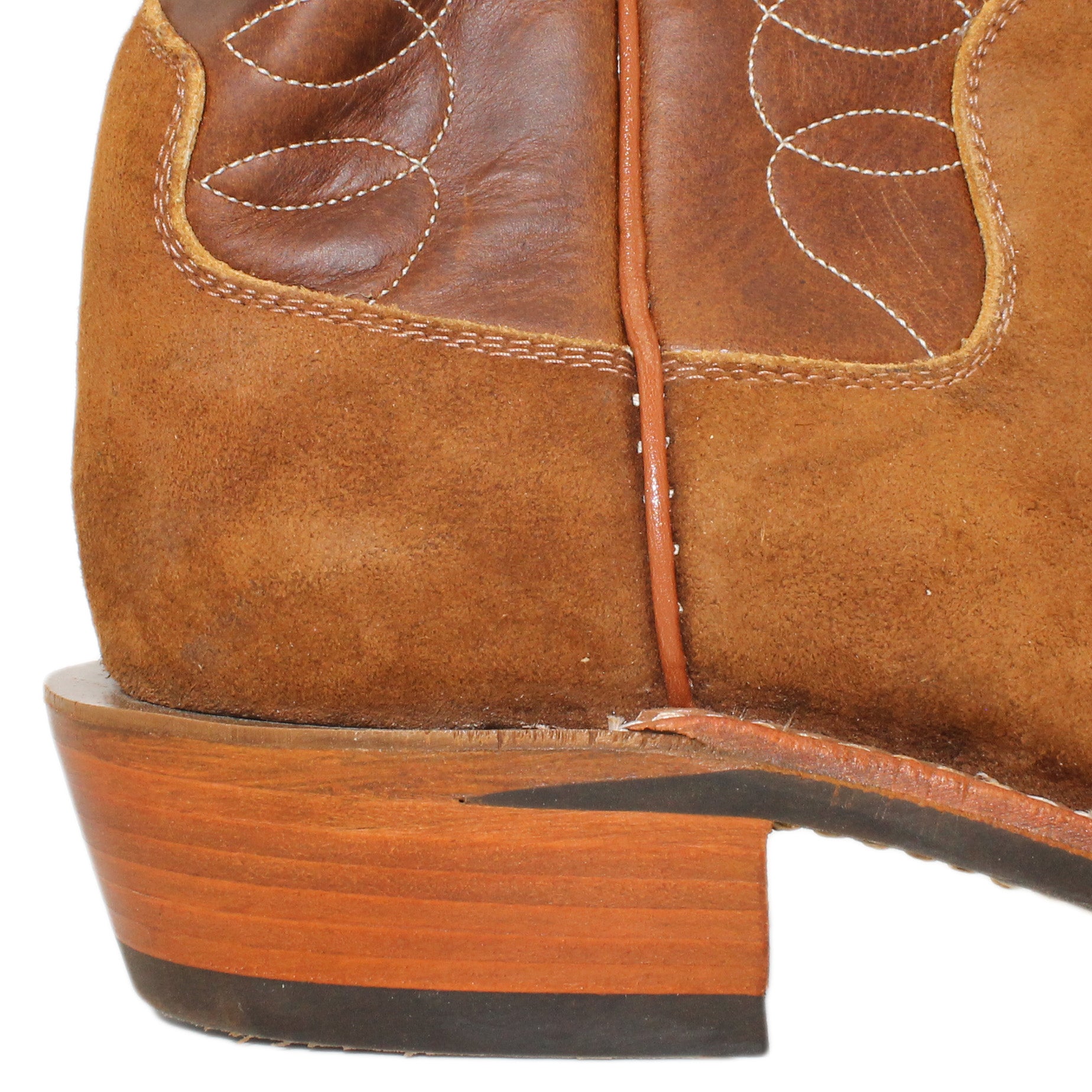 12" Brown upper w/ Loops Stitching
Tibetan Yak Rough Out Vamp
Regular Forties Square Toe
Slightly Tapered Heel