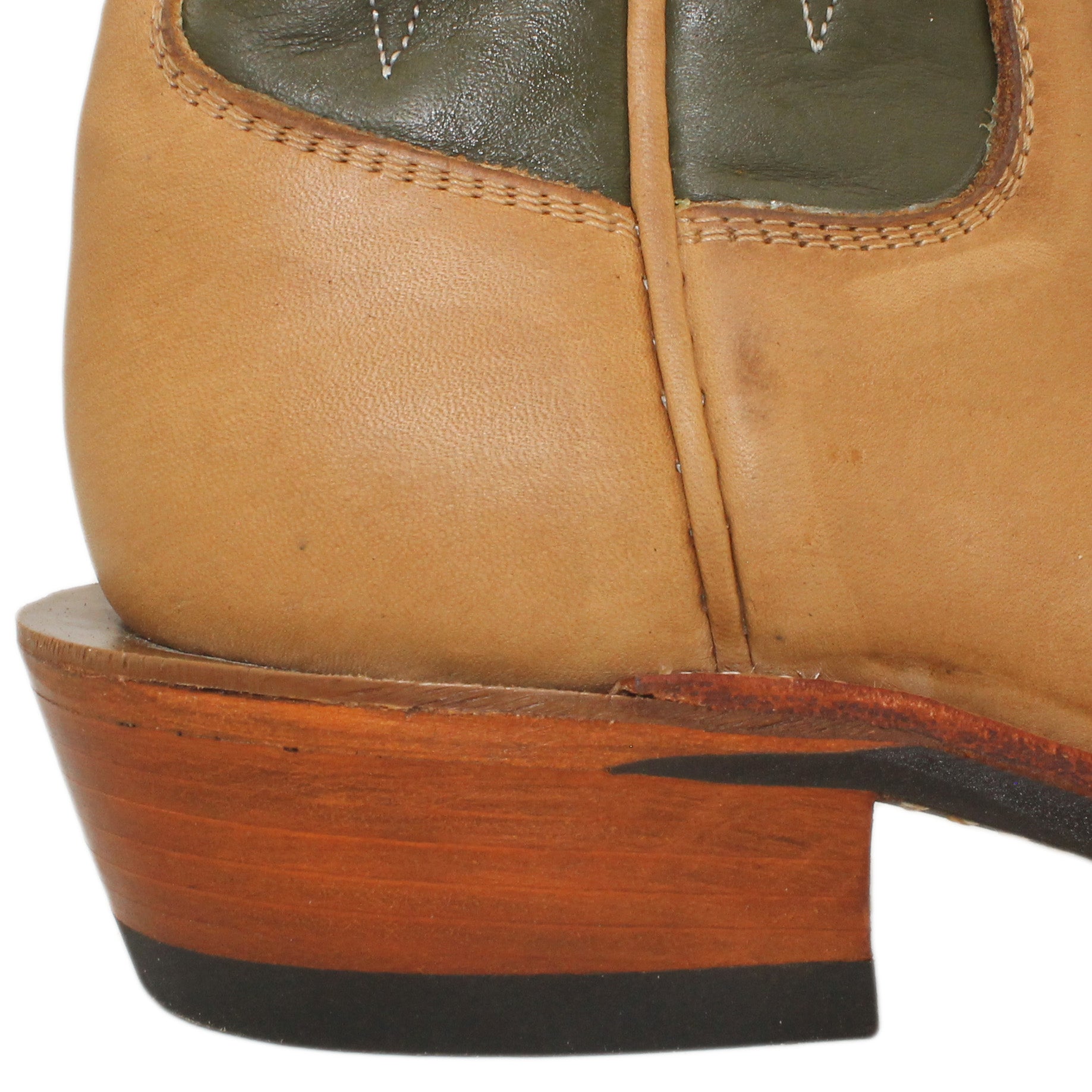 14" Forest Upper w/ Beck Classic Stitching
Buckskin Steer Vamp
Regular French Square Toe
Slightly Tapered Heel