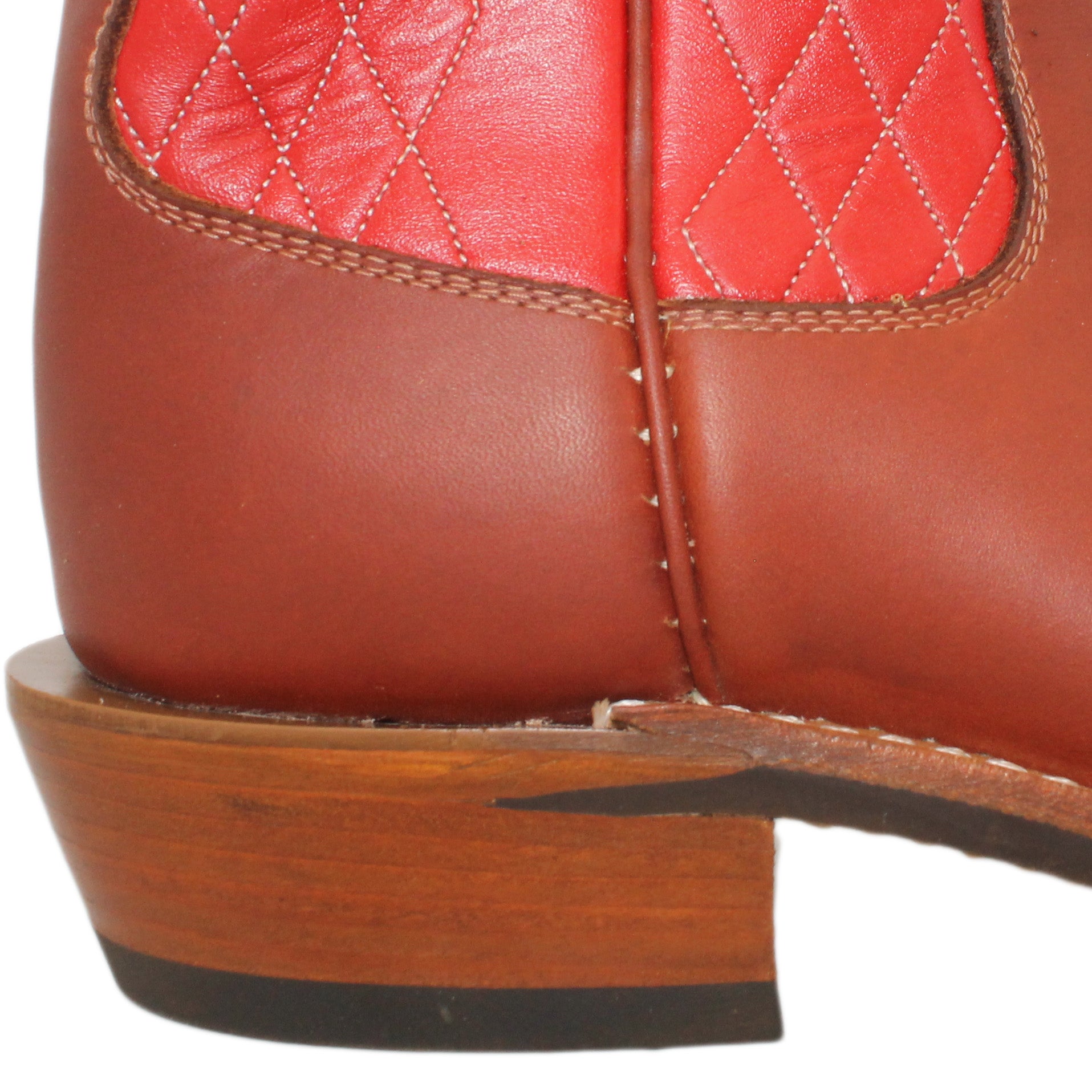 14" Red Upper w/ Diamond Stitching
Tan Timberjack Steer Vamp
Wide French Square Toe
Slightly Tapered Heel