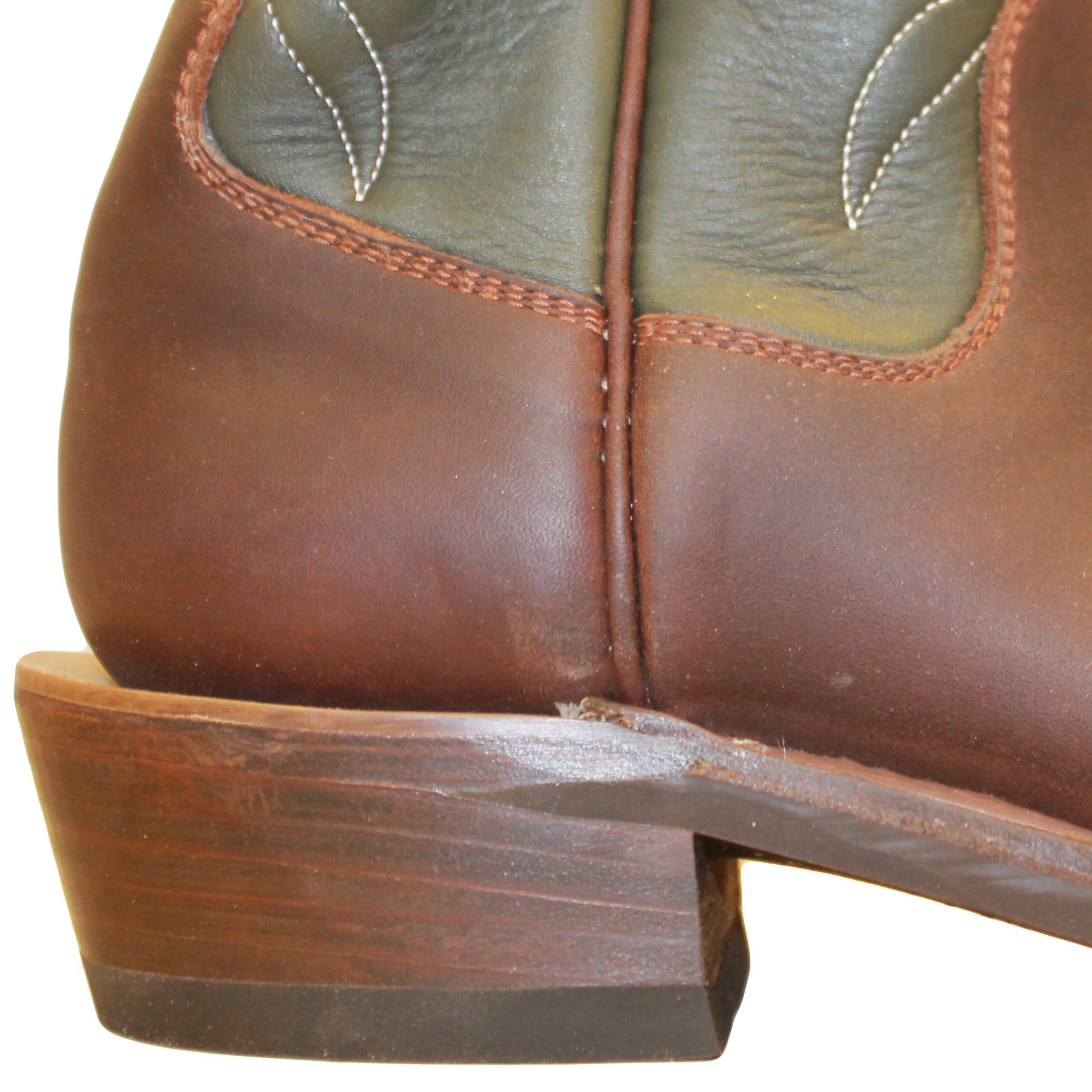14" Forest Upper w/ Beck Classic Stitching
Brown Timberjack Steer Vamp
Wide French Square Toe
Slightly Tapered Heel