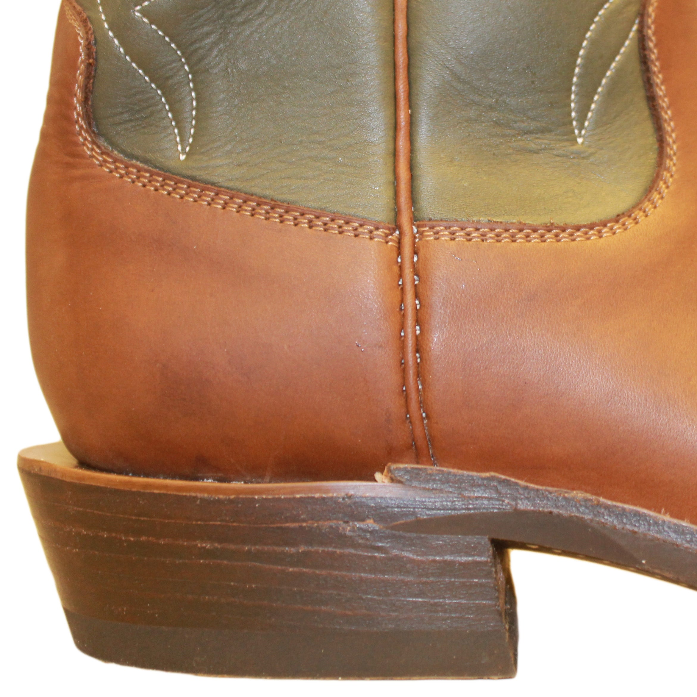 14" Forest upper w/ Beck Classic Stitching
Saddle Timberjack Steer Vamp
Wide French Square Toe
Slightly Tapered Heel