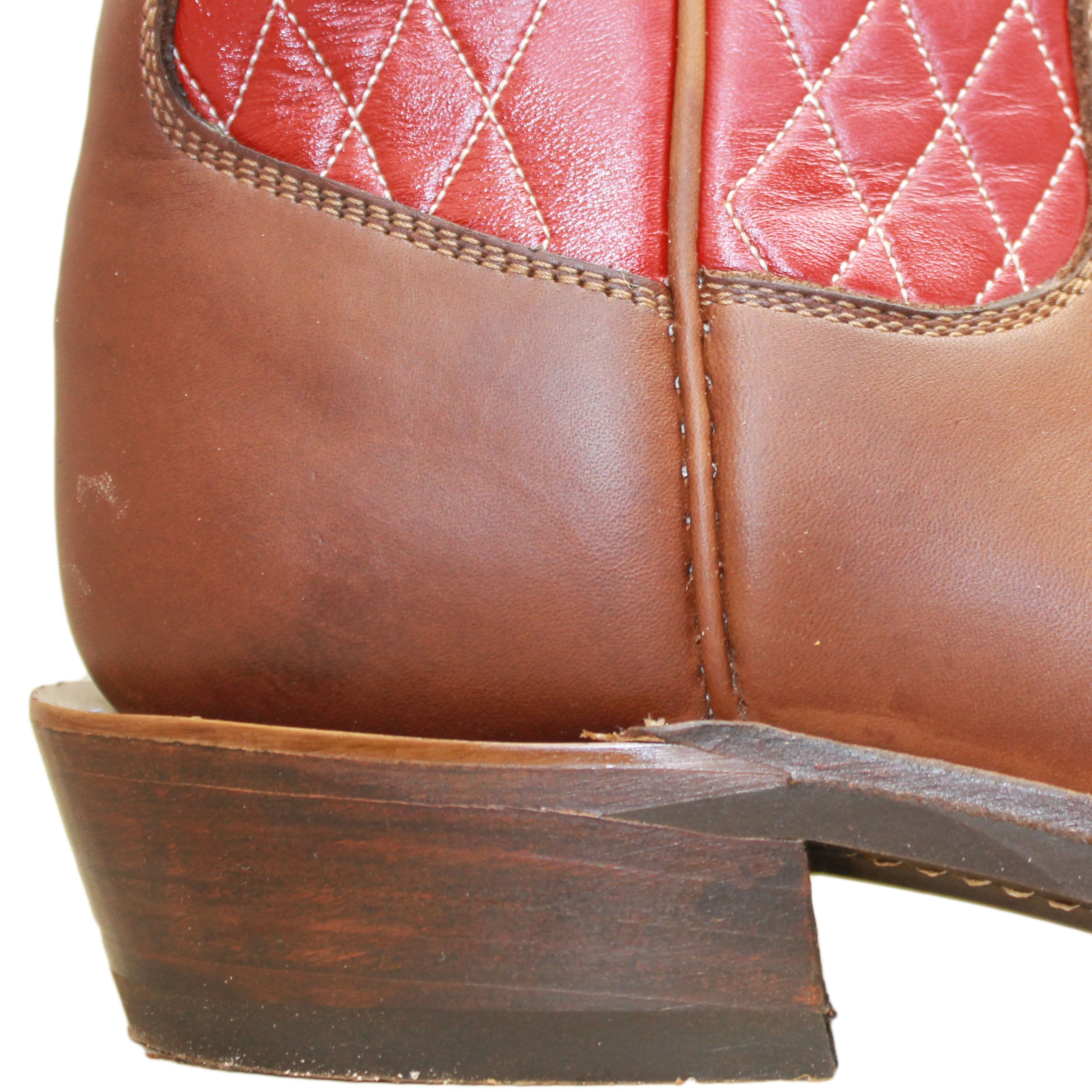 14" Red Uppers w/ Diamond Stitching
Saddle Timberjack Steer Vamp
Wide French Square Toe
Slightly Tapered Heel