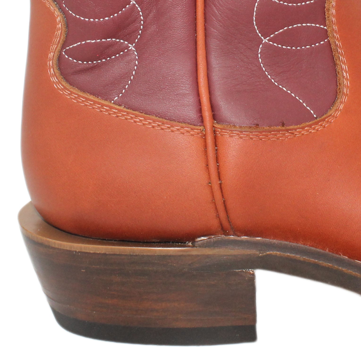12" Wine Upper w/ Loops Stitching
Tan Timberjack Steer Vamp
Regular French Square Toe
Slightly Tapered Heel