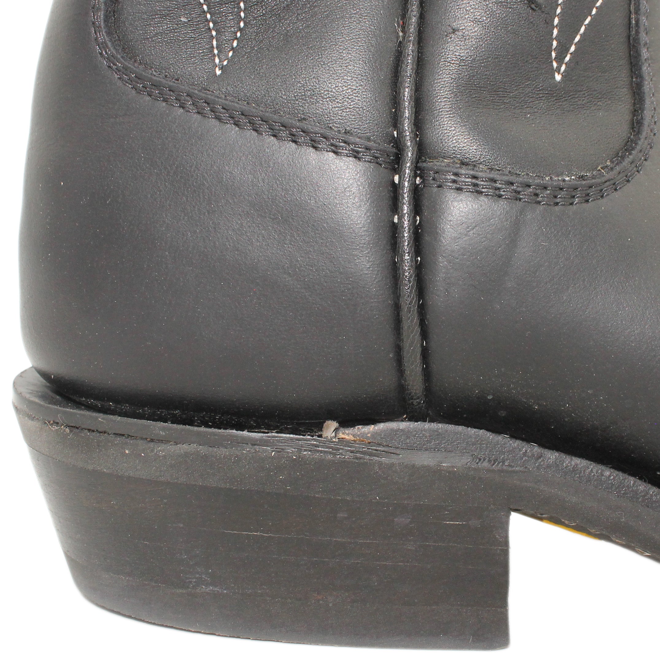 14" Black Upper w/ Beck Classic Stitching

Black Steer Vamp

Wide French Square Toe

Slightly Tapered Heel