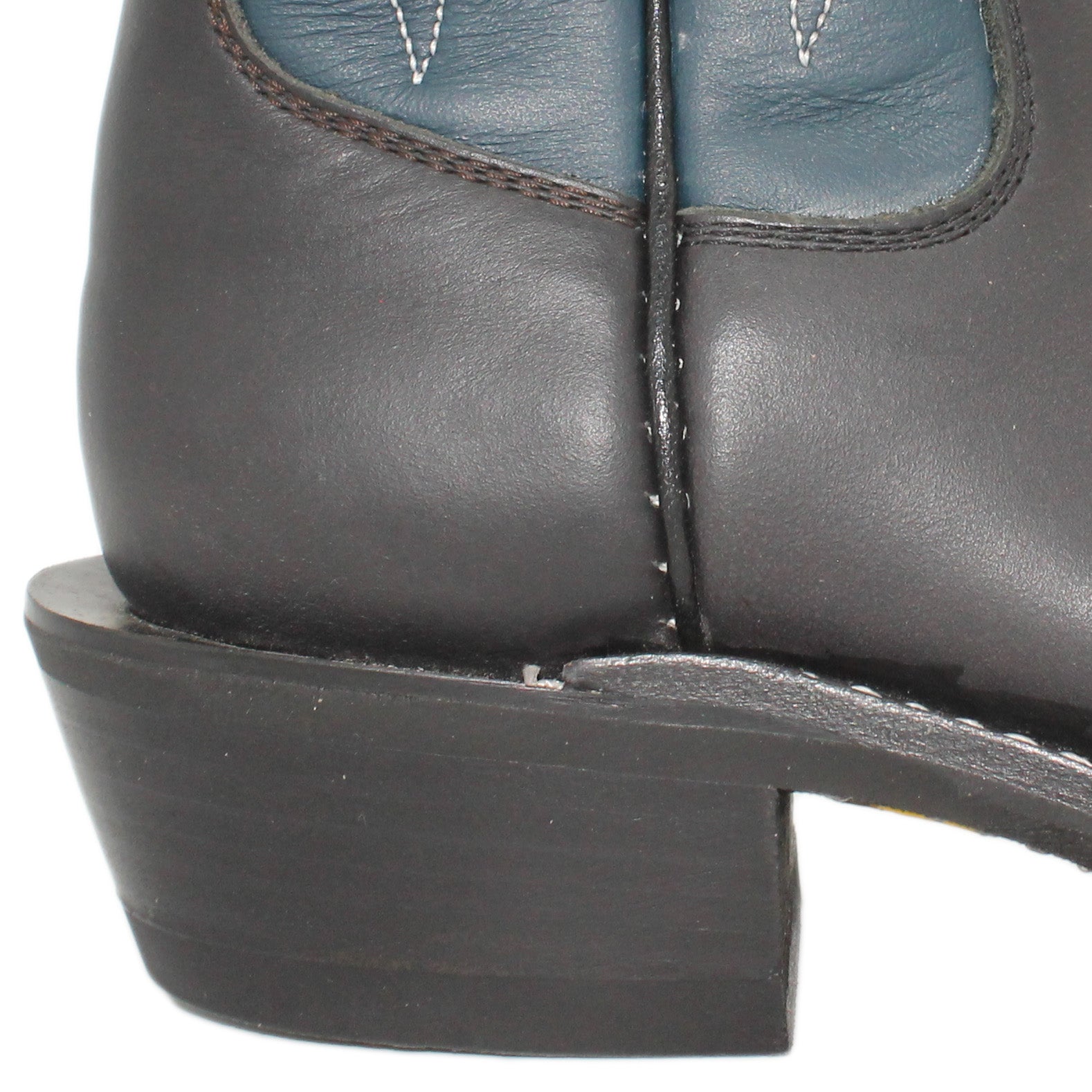 14" Blue Upper w/ Beck Classic Stitching

Black Steer Vamp

Regular French Square Toe

Slightly Tapered Heel