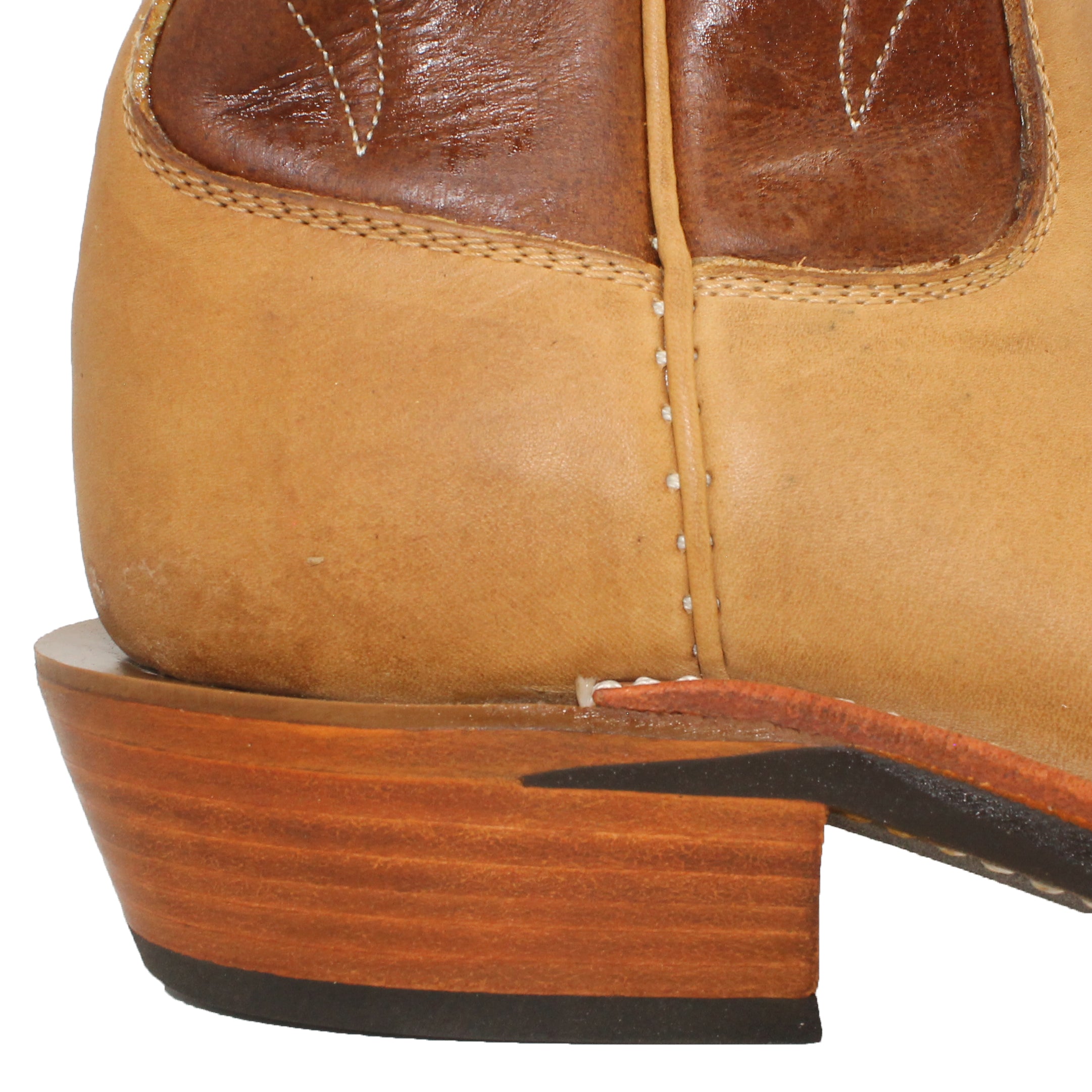 14" Brown Upper w/ Beck Classic Stitching

Buckskin Rough Out Steer Vamp

Regular French Square Toe

Slightly Tapered Heel