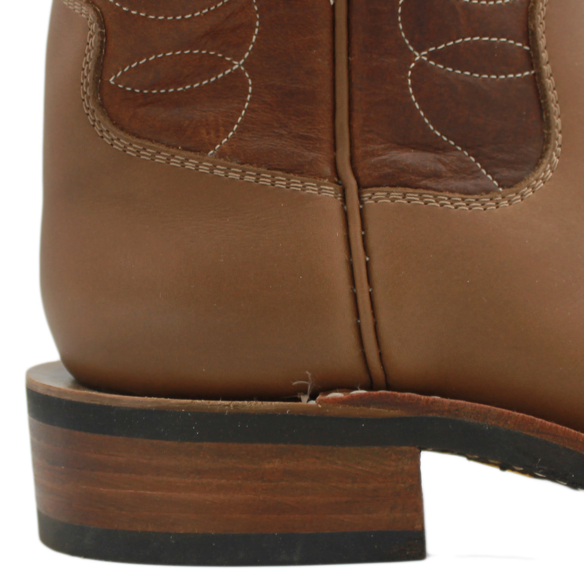 12" Brown upper w/ Loops Stitching

Saddle Timberjack Steer Vamp

Round Toe

Block Heel