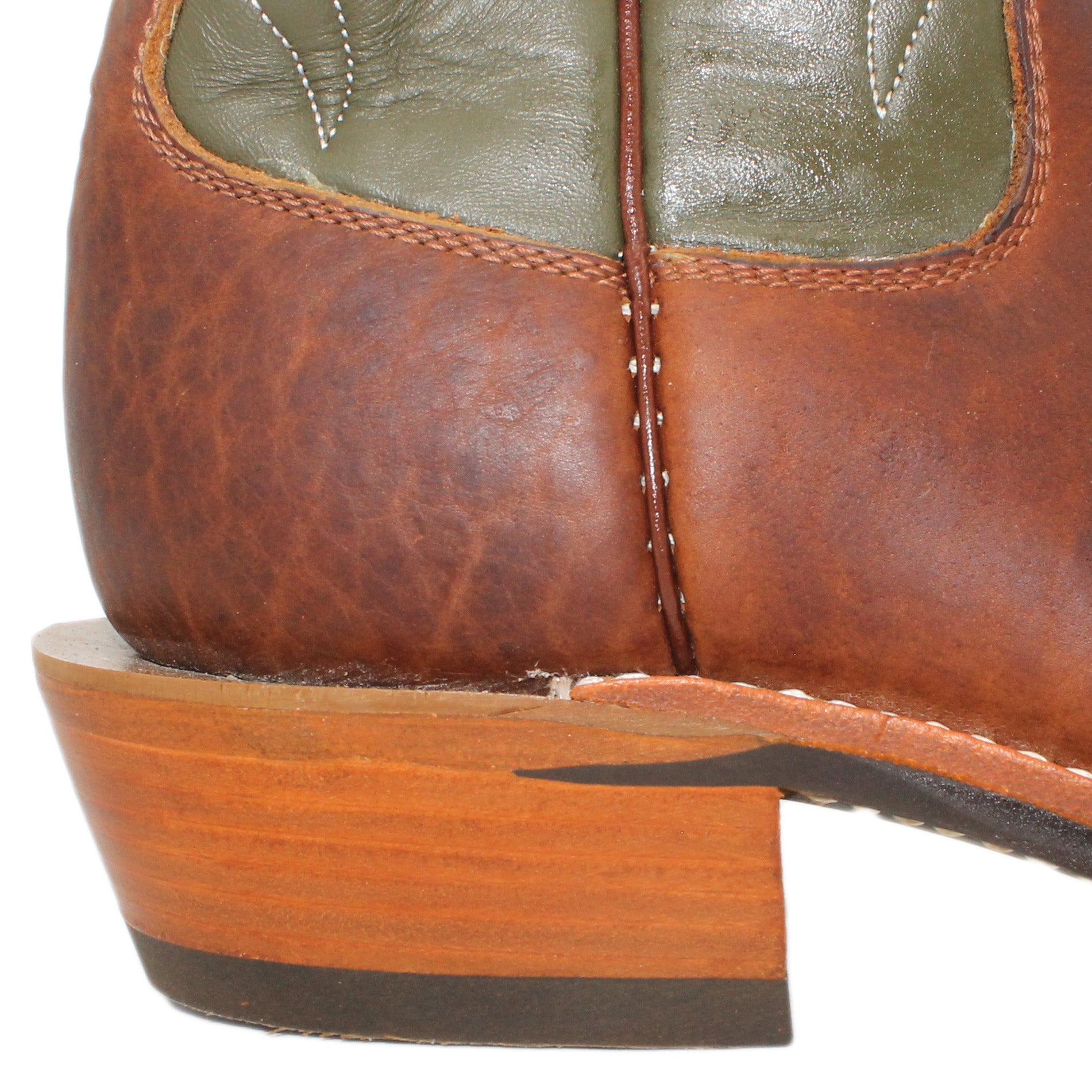 14" Forest upper w/ Beck Classic Stitching

Bison Vamp

Regular Forties Square Toe

Slightly Tapered Heel