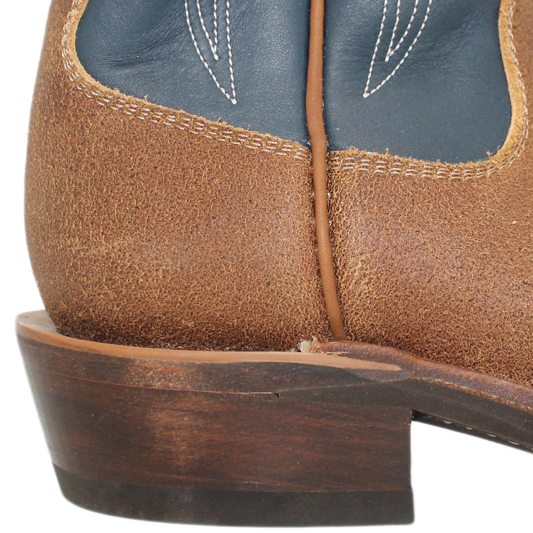 16" Blue Upper w/ Tulip Stitching

Waxed Steer Vamp

Regular French Square Toe

Slightly Tapered